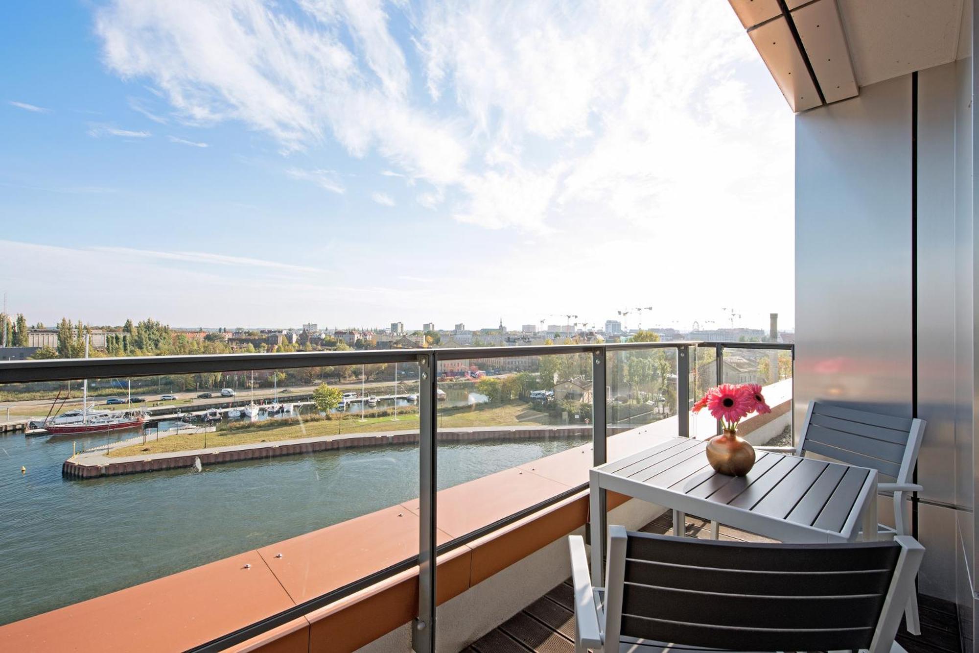 Blue Mandarin Riverside Gdansk Exterior foto